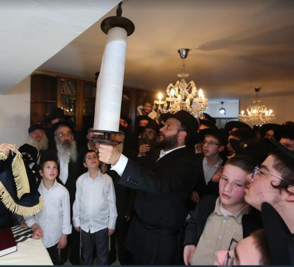 Agée de 80 ans, la grande gagnante du Sefer Torah de Yad Lea’him partage son émotion face à cette victoire